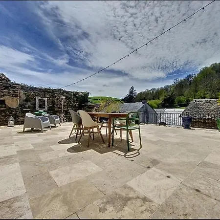 Holiday home Maison De Charme Avec Terrasse Dans Le Bourg Proche Des Lacs *