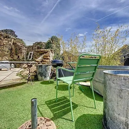 Maison De Charme Avec Terrasse Dans Le Bourg Proche Des Lacs *