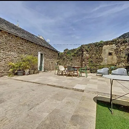 Maison De Charme Avec Terrasse Dans Le Bourg Proche Des Lacs Holiday home *