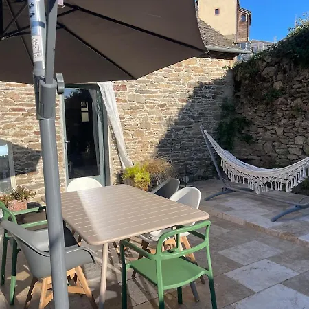 Holiday home Maison De Charme Avec Terrasse Dans Le Bourg Proche Des Lacs Segur
